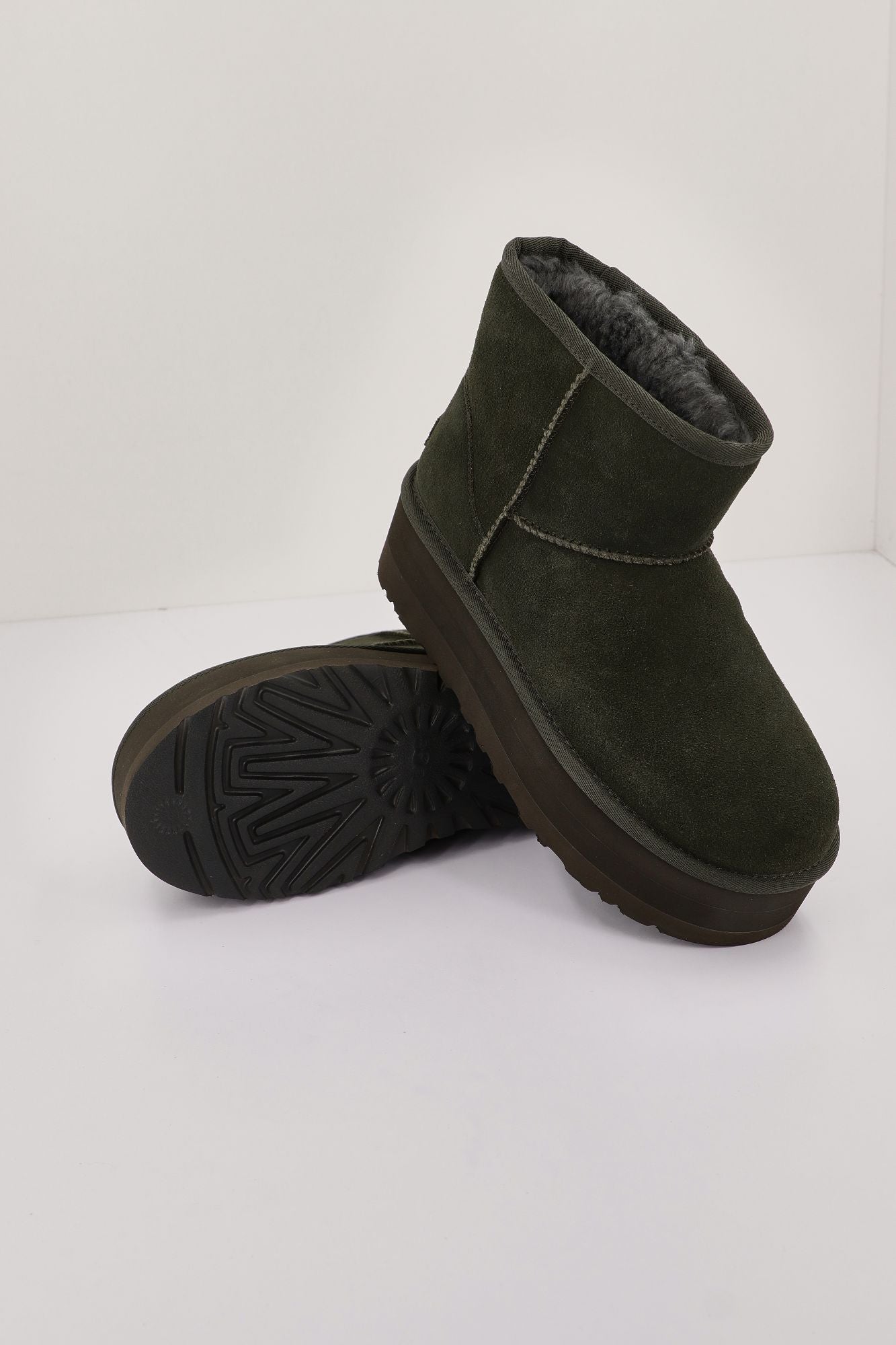 Ugg fashion olive black