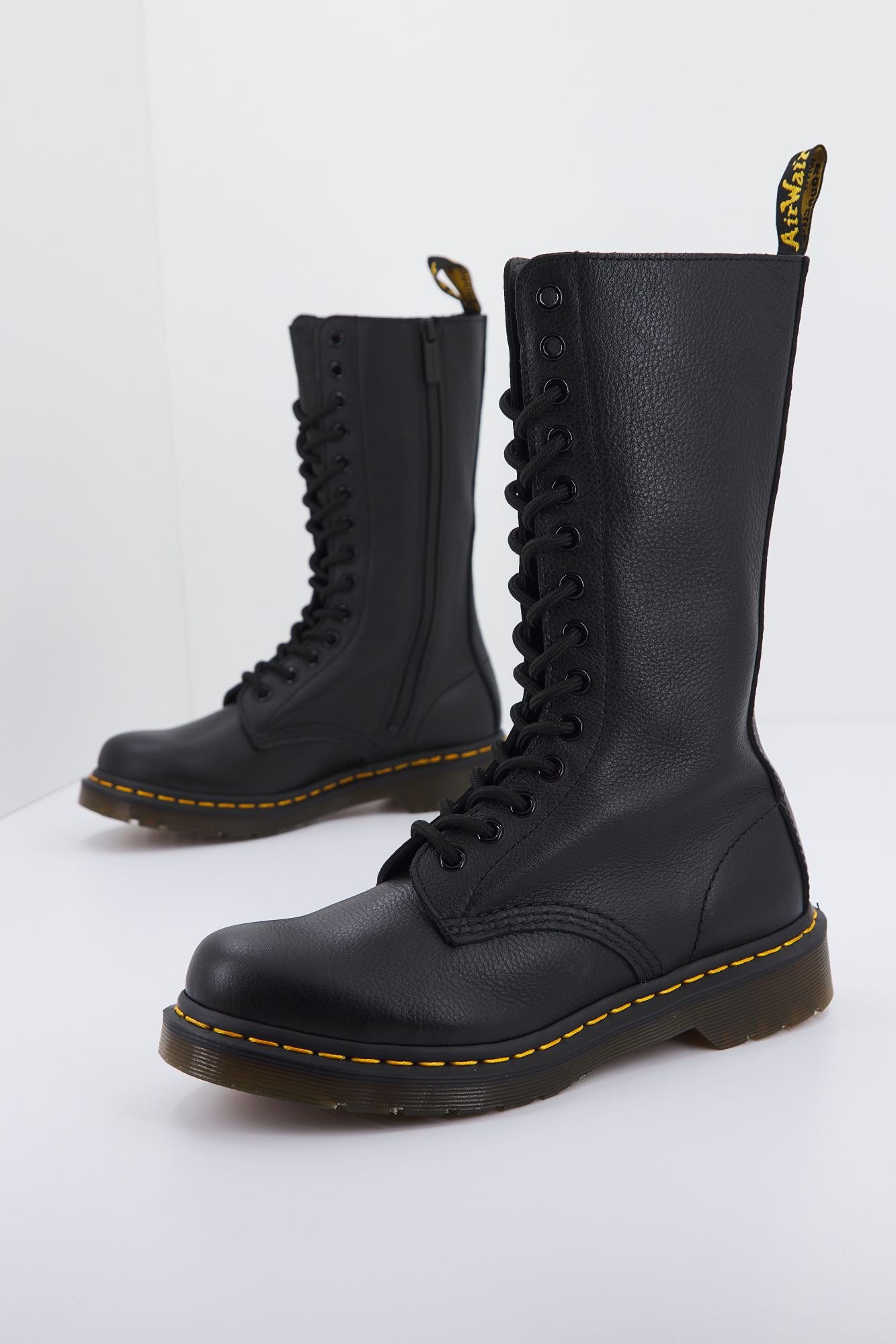 DR. MARTENS  EYE VIRGINIA en color NEGRO (1)