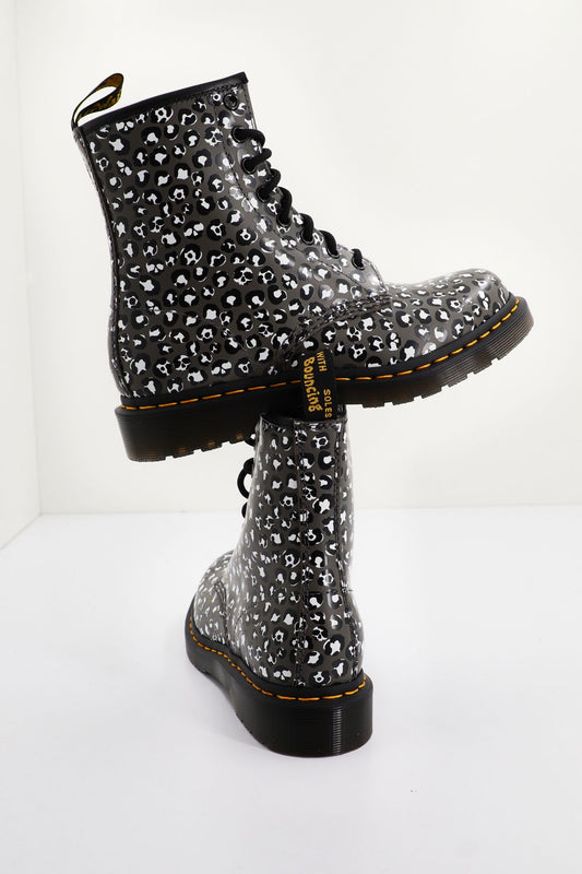 DR. MARTENS GUNMETAL LOUD SMOOT en color ANIMAL PRINT (2)