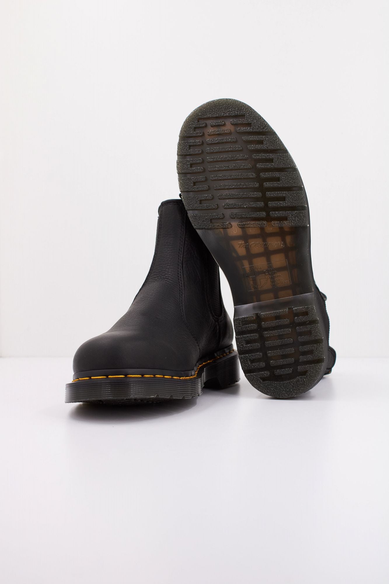 DR. MARTENS 2976 en color NEGRO (5)