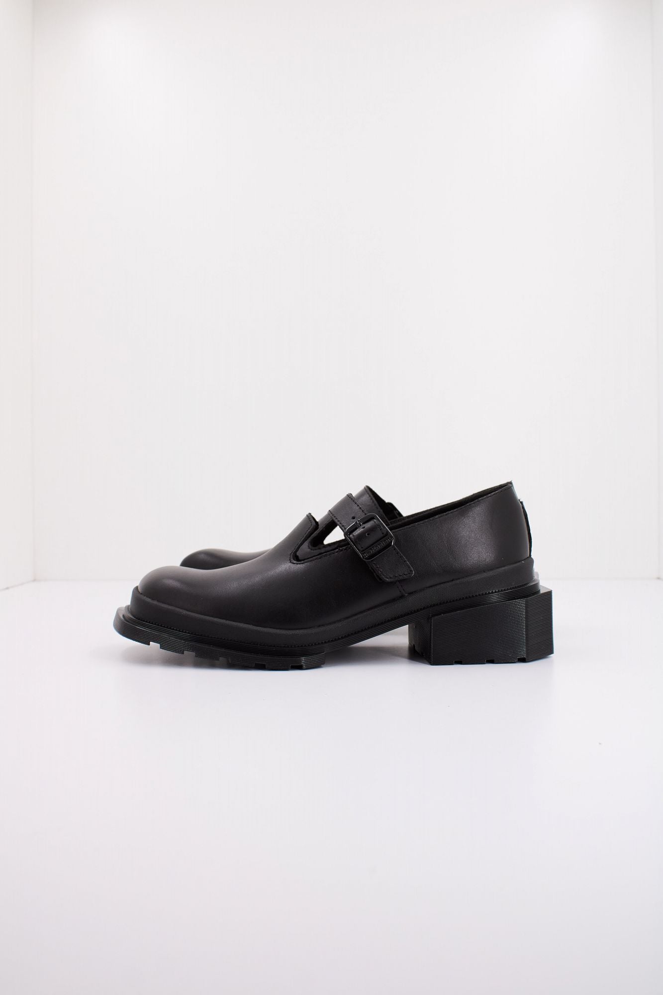 DR. MARTENS MAYBOLE MJ en color NEGRO (1)