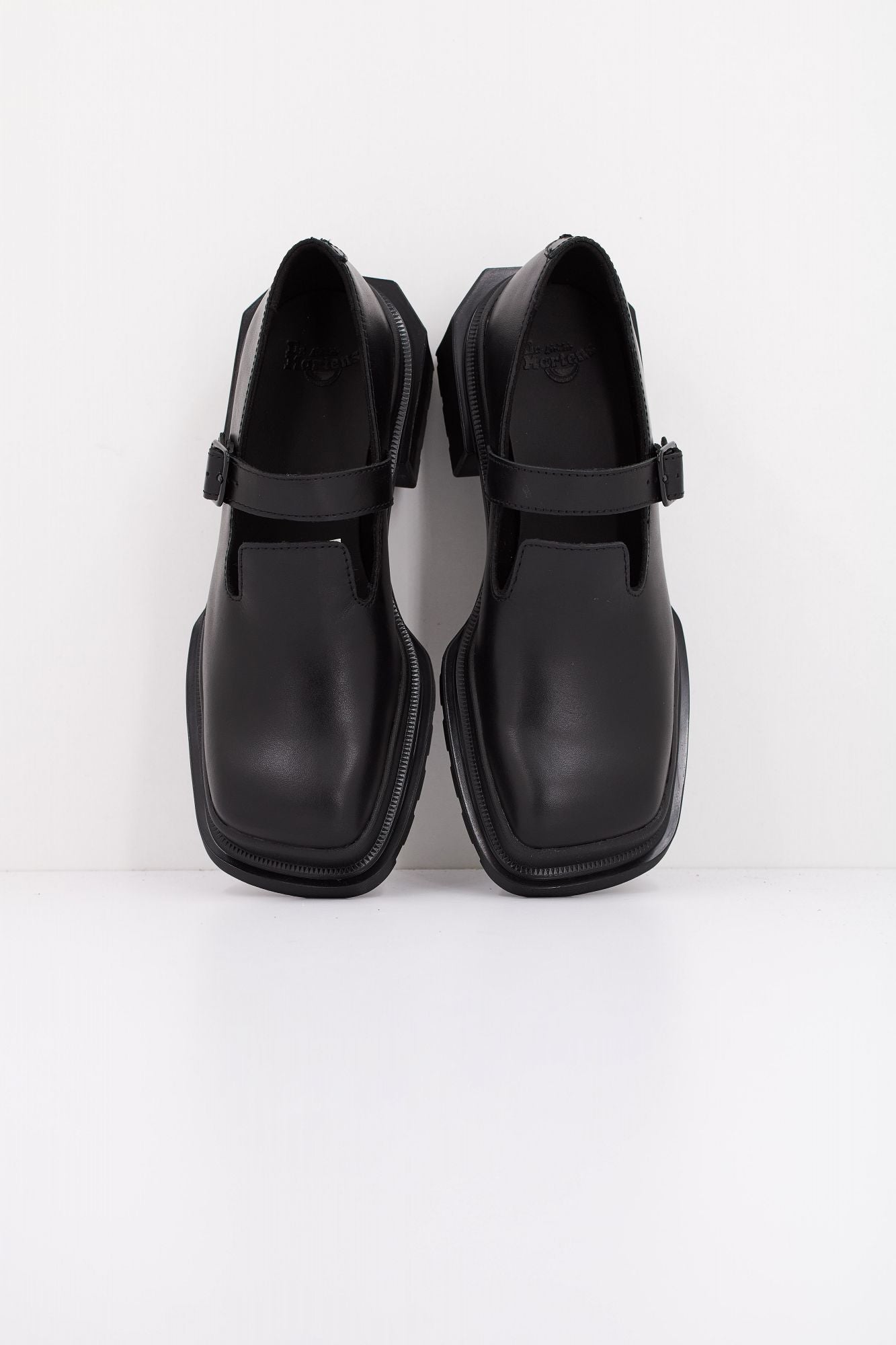 DR. MARTENS MAYBOLE MJ en color NEGRO (3)