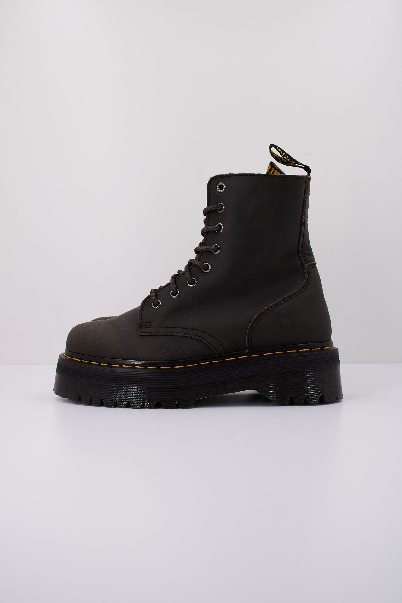 DR. MARTENS JADON en color GRIS (1)