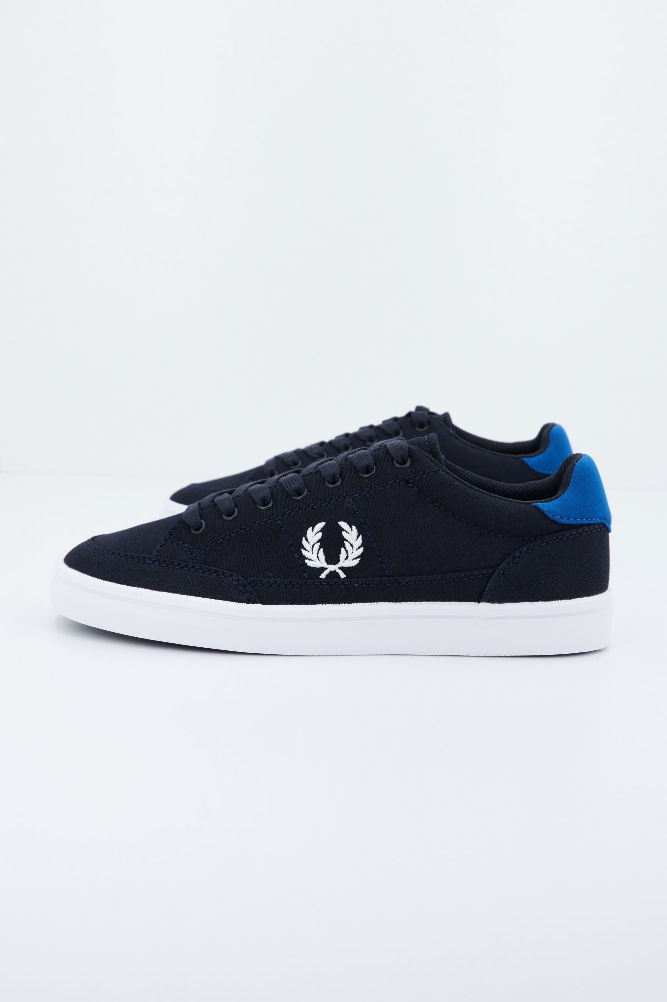 FRED PERRY DEUCE en color AZUL (1)