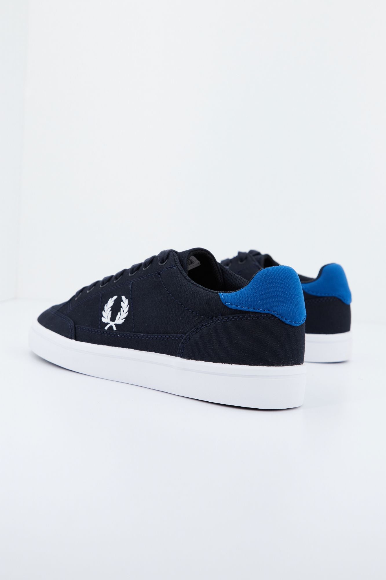 FRED PERRY DEUCE en color AZUL (2)