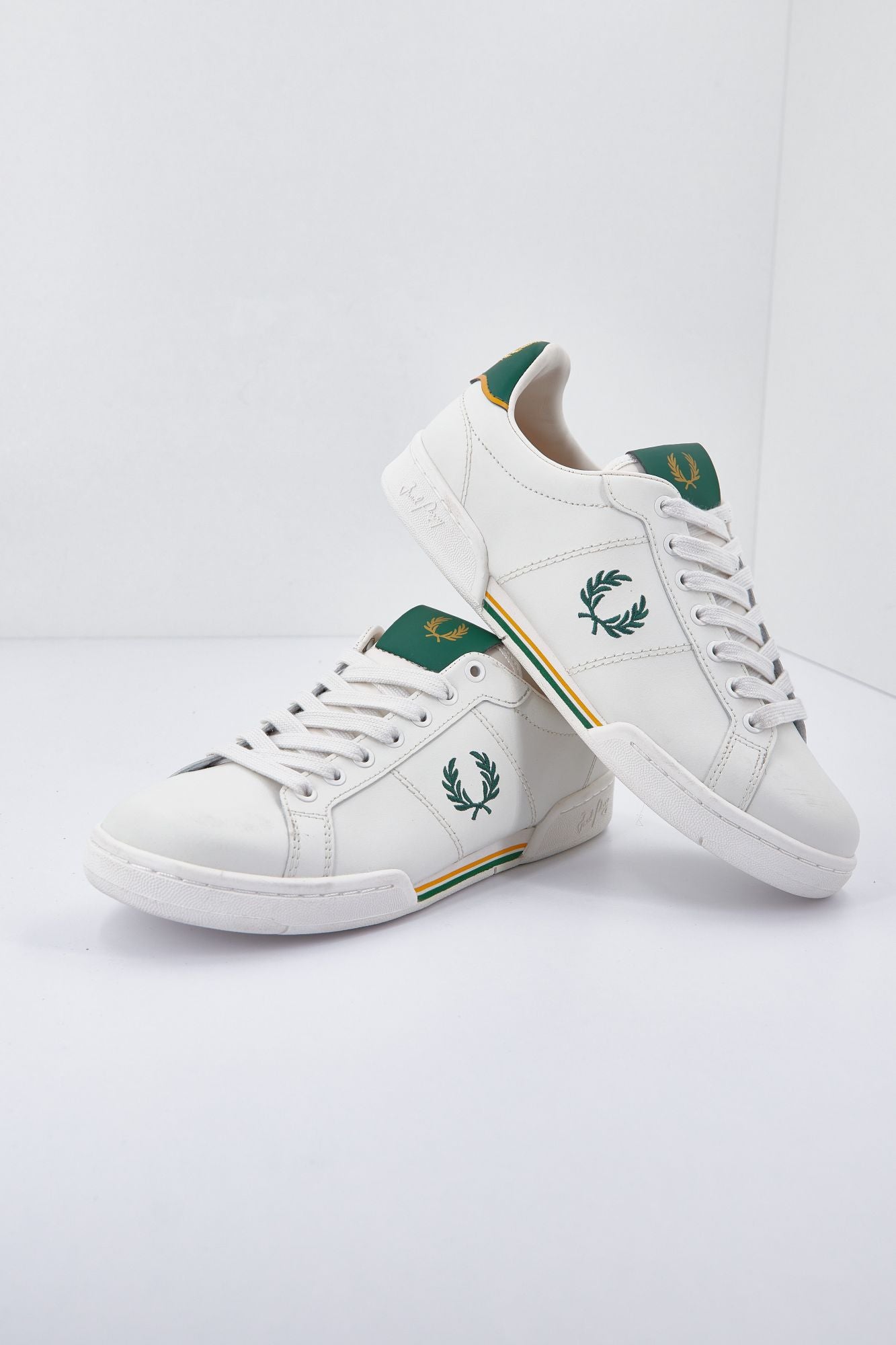 FRED PERRY B1252 en color BLANCO (4)