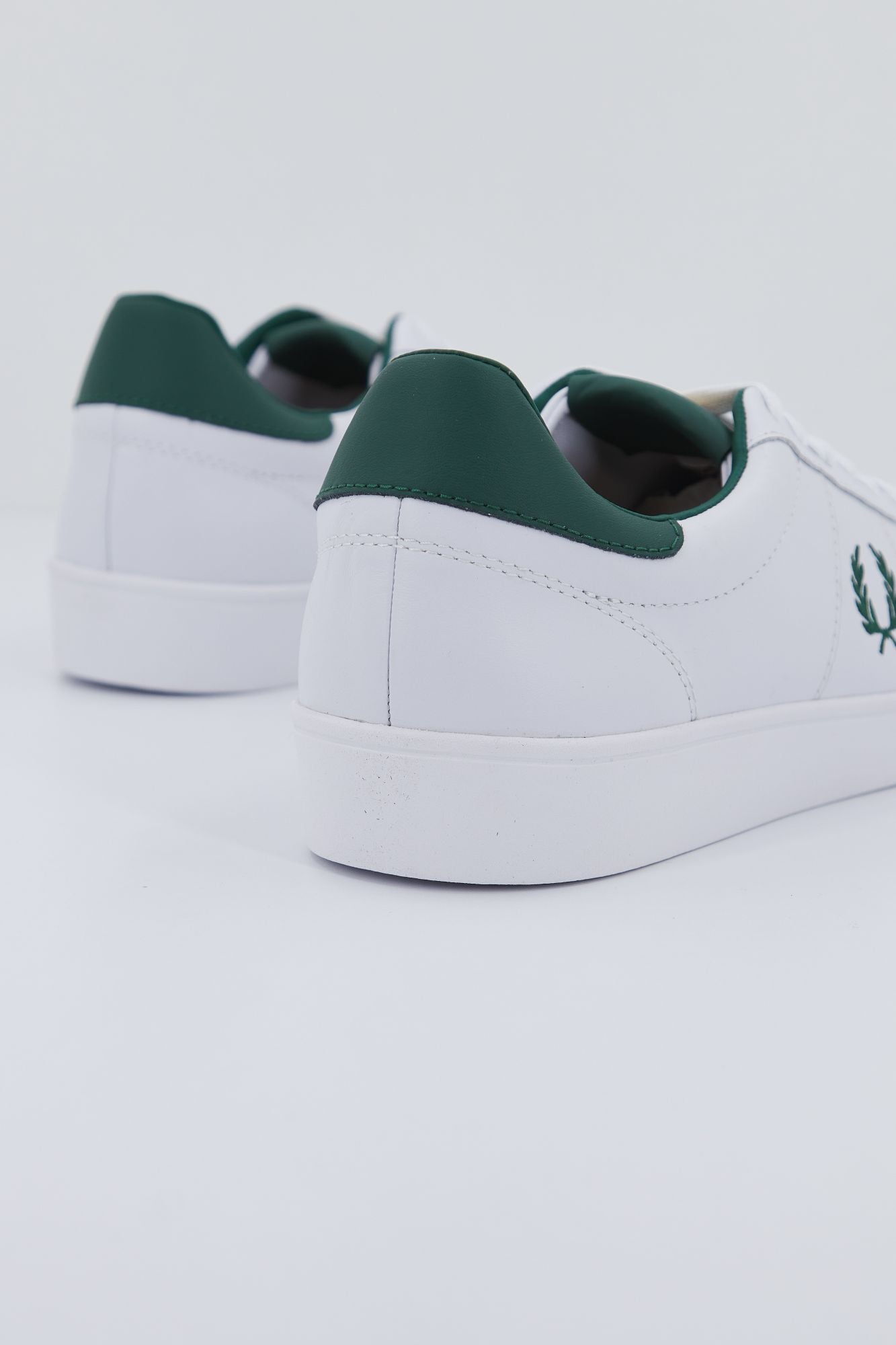 FRED PERRY B8250 en color BLANCO (3)