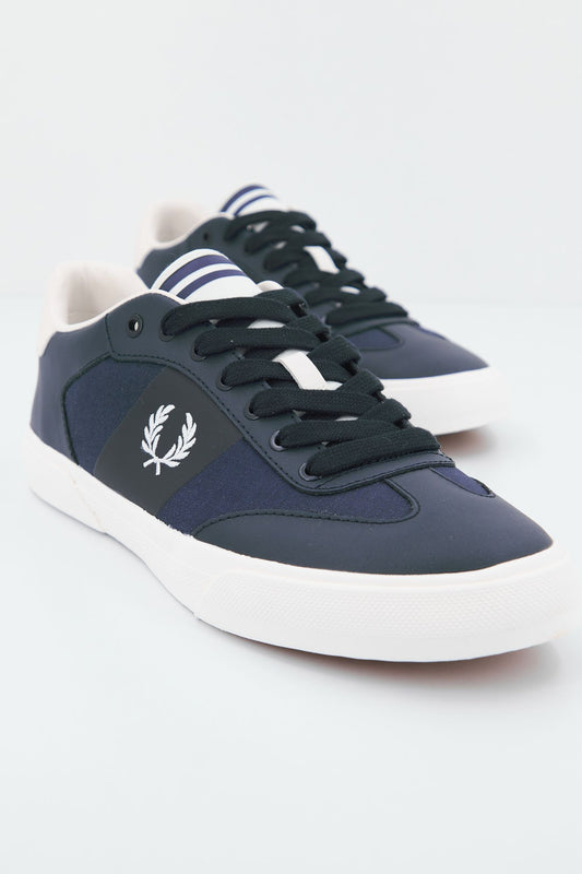 FRED PERRY CLAY LEATHER en color AZUL (1)