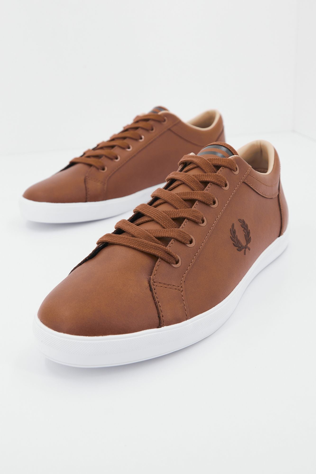 FRED PERRY B1228  en color MARRON (1)