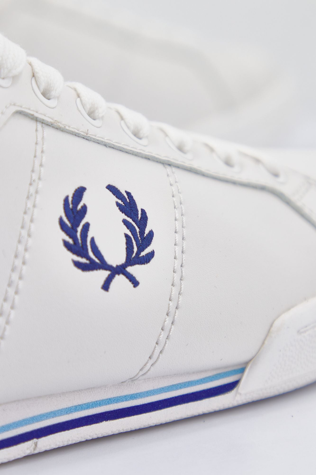 FRED PERRY B1272 en color BLANCO (4)