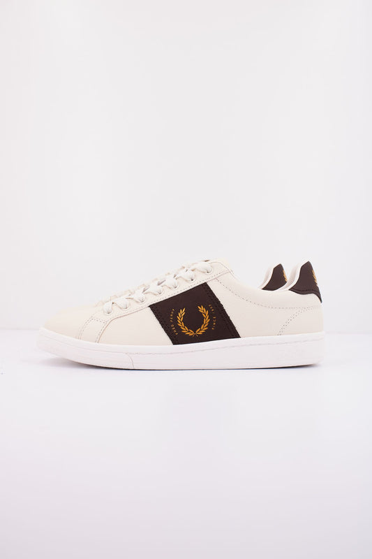 FRED PERRY LEATHER/BRANDED en color BEIS (1)