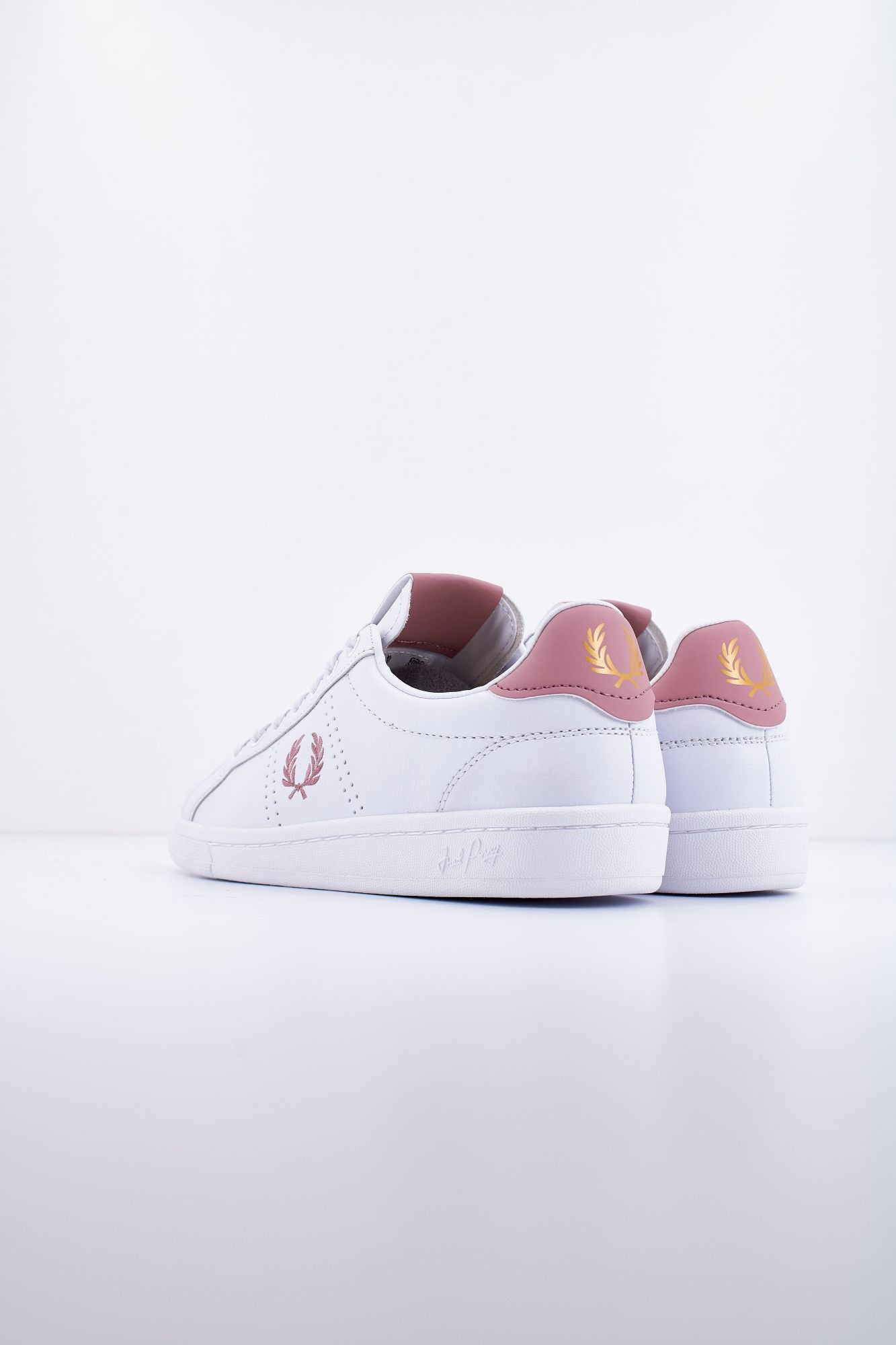 FRED PERRY LEATHER en color BLANCO (3)