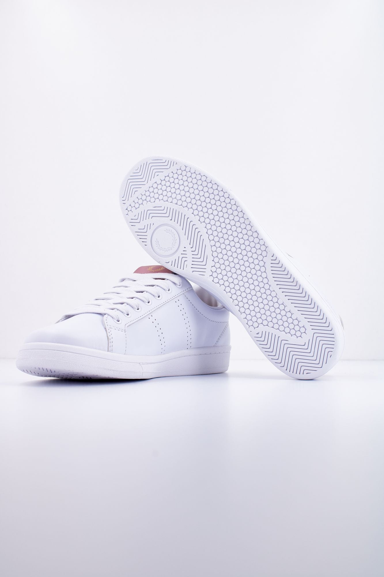 FRED PERRY LEATHER en color BLANCO (4)