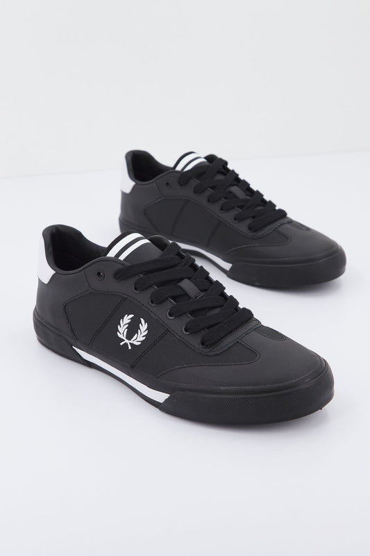 FRED PERRY  CLAY PIQUE en color NEGRO (1)