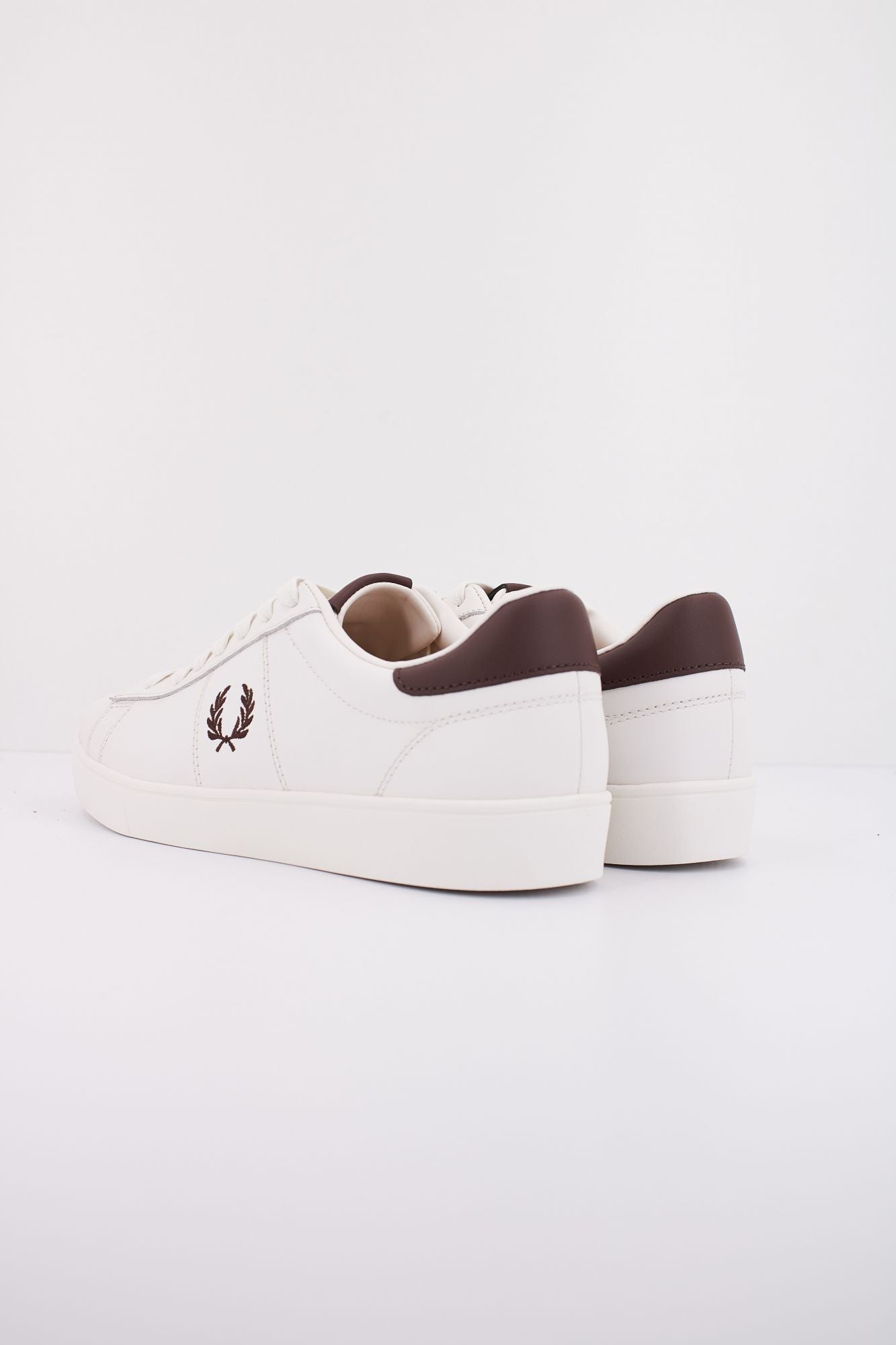 FRED PERRY SPENCER LEATHER en color BLANCO (4)