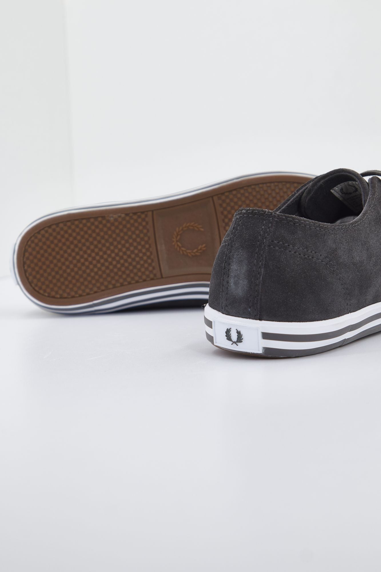 FRED PERRY KINGSTON SUEDE en color GRIS (3)