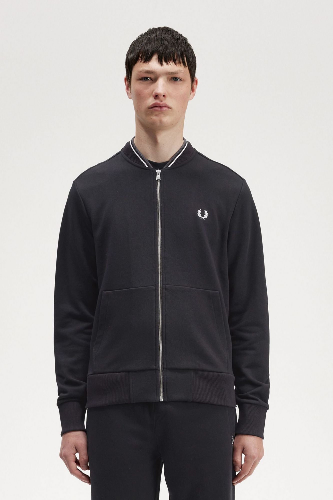 FRED PERRY ZIP THROUGH en color NEGRO (3)