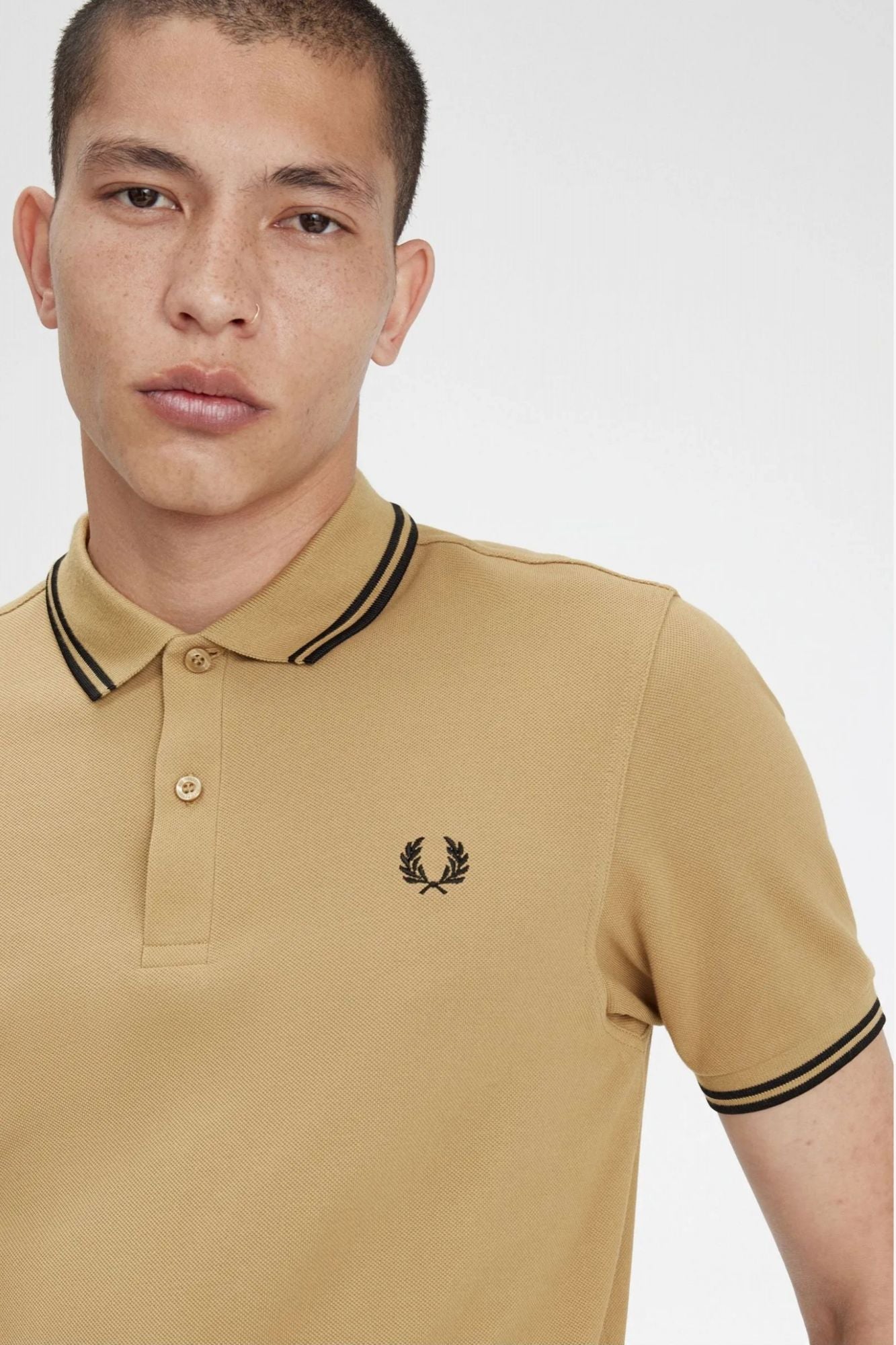 FRED PERRY M3600FP en color MARRON (4)