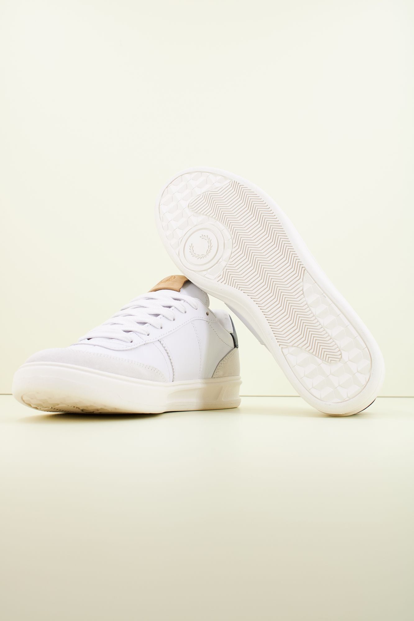 FRED PERRY LEATHER en color BLANCO (4)