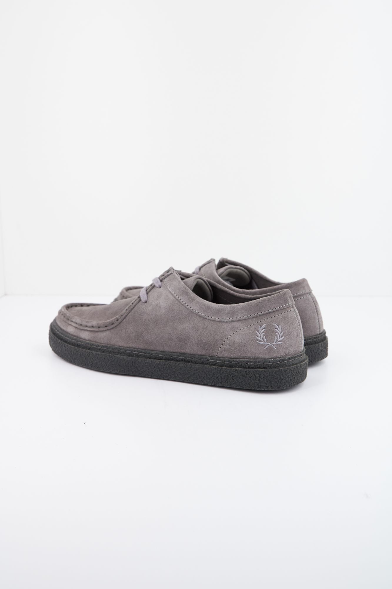 FRED PERRY DAWSON LOW SUEDE en color GRIS (3)