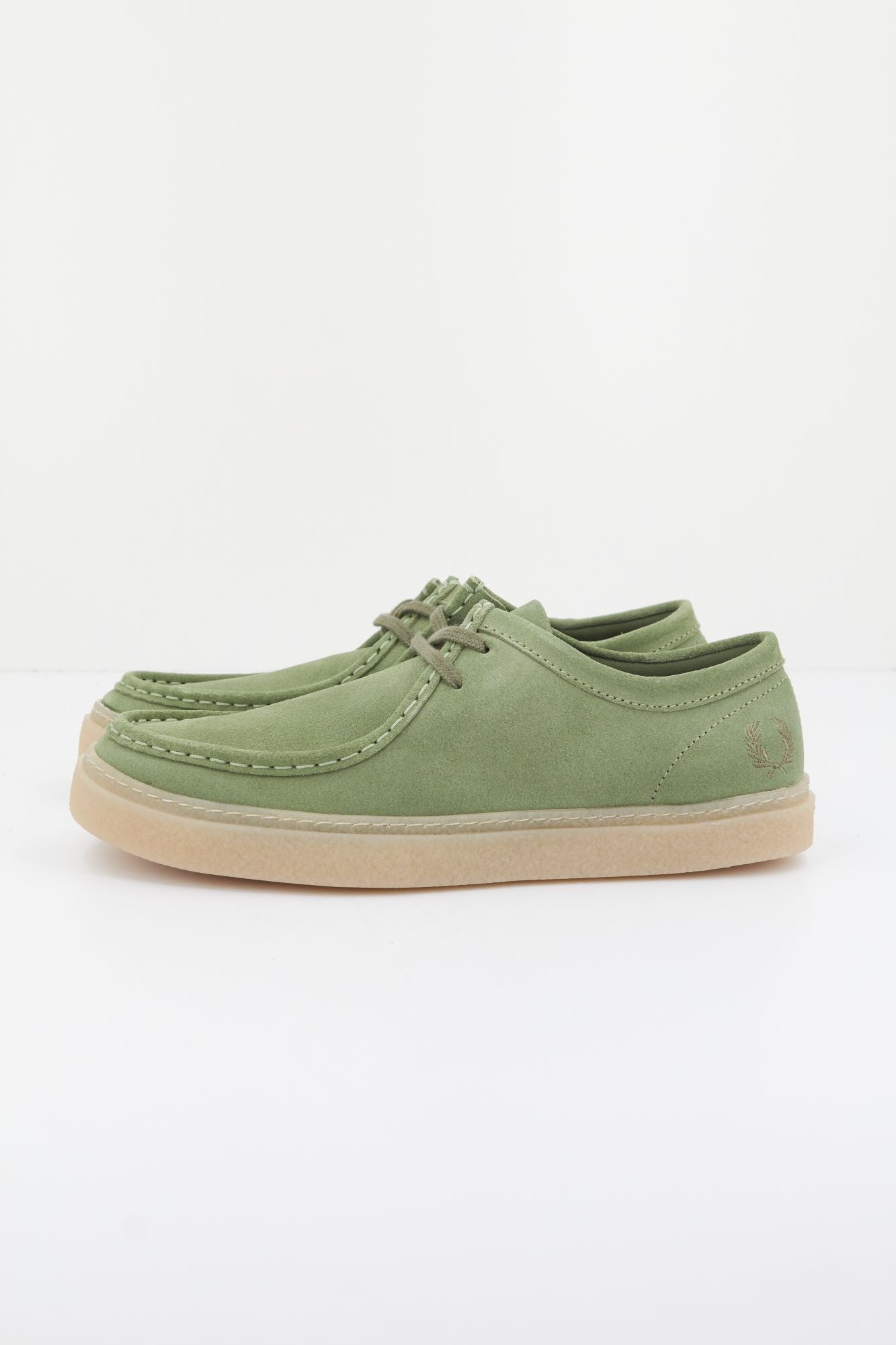 FRED PERRY DAWSON LOW SUEDE en color VERDE (1)