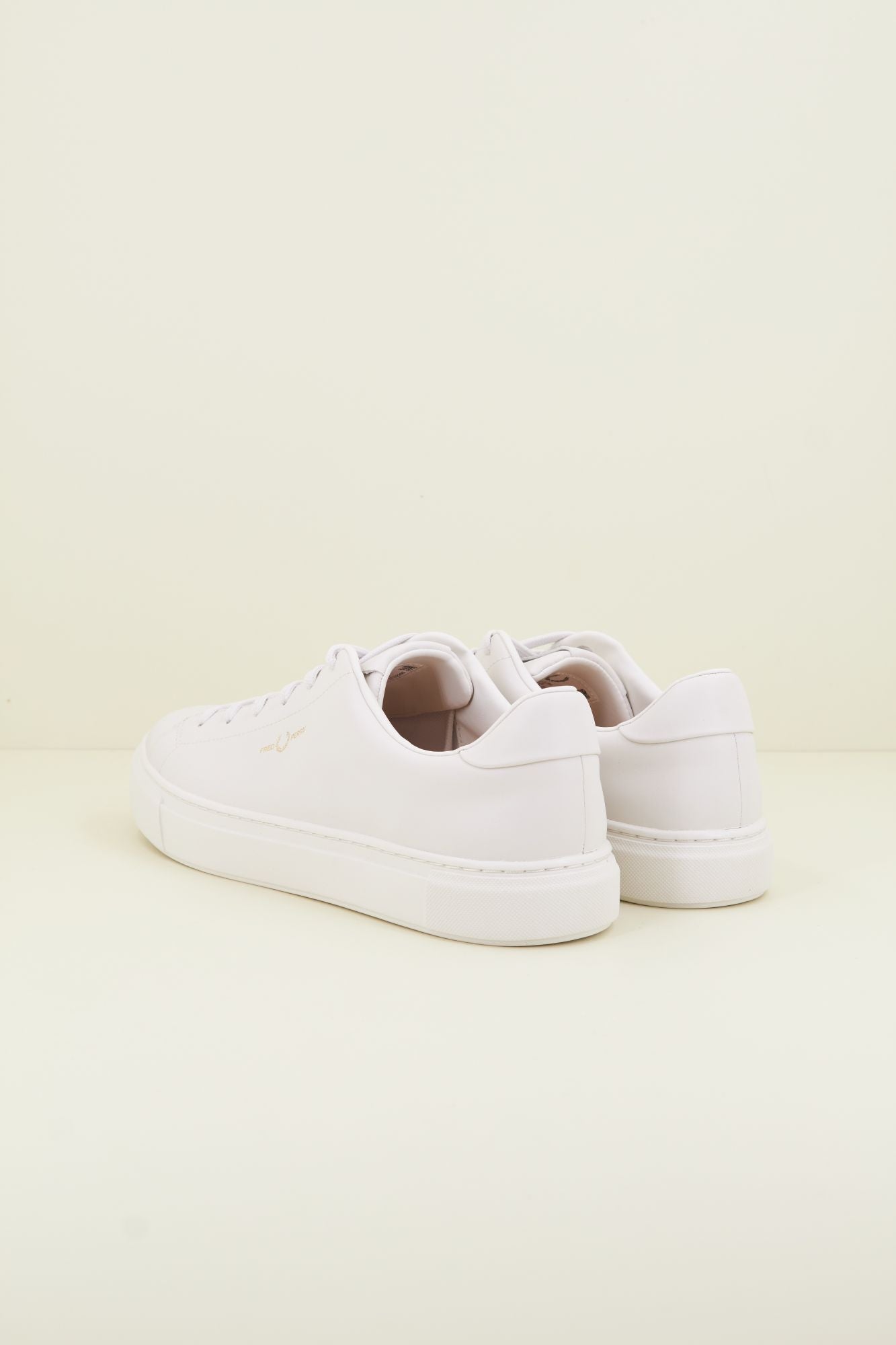 FRED PERRY LEATHER en color BLANCO (3)