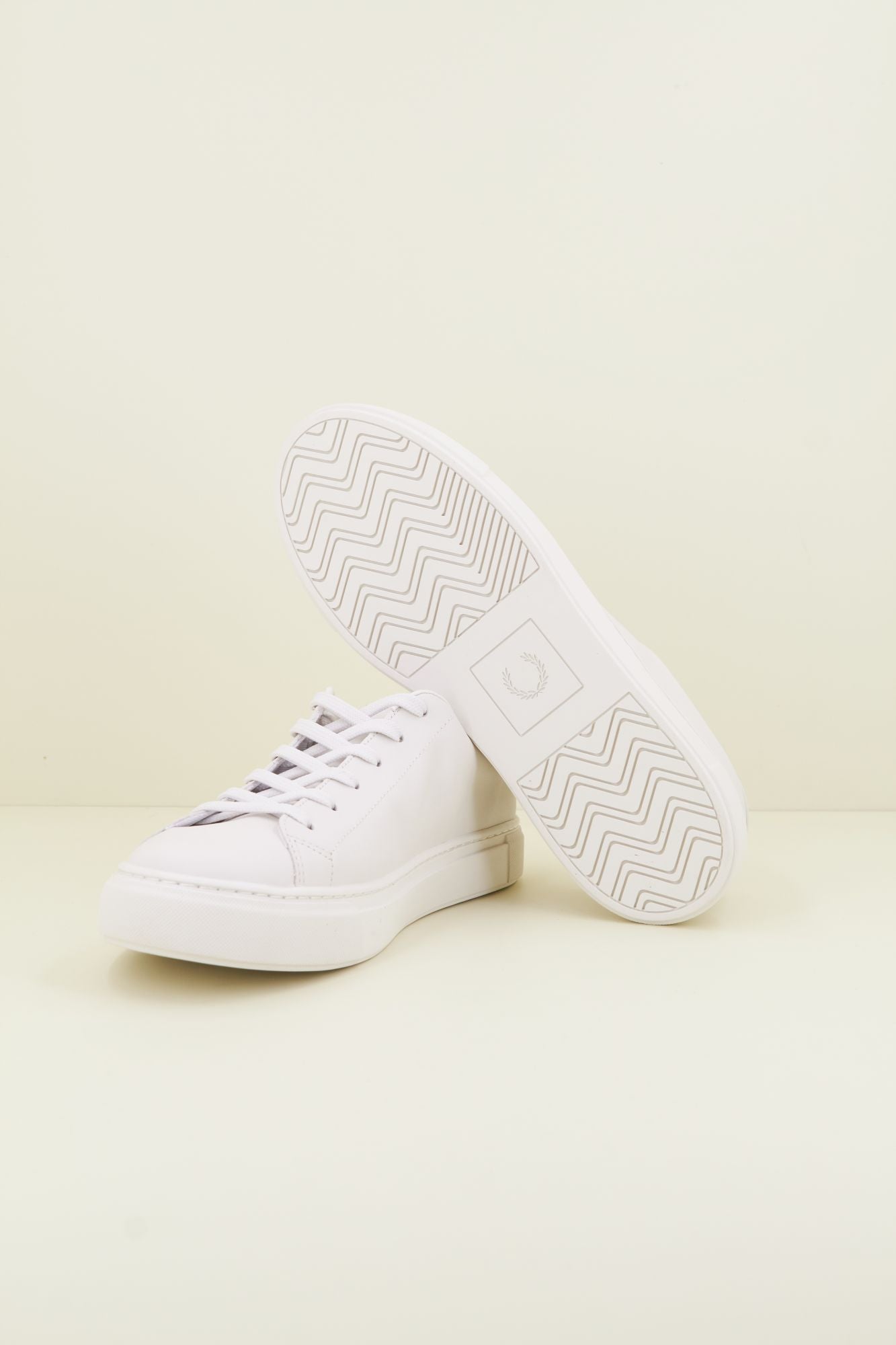 FRED PERRY LEATHER en color BLANCO (4)