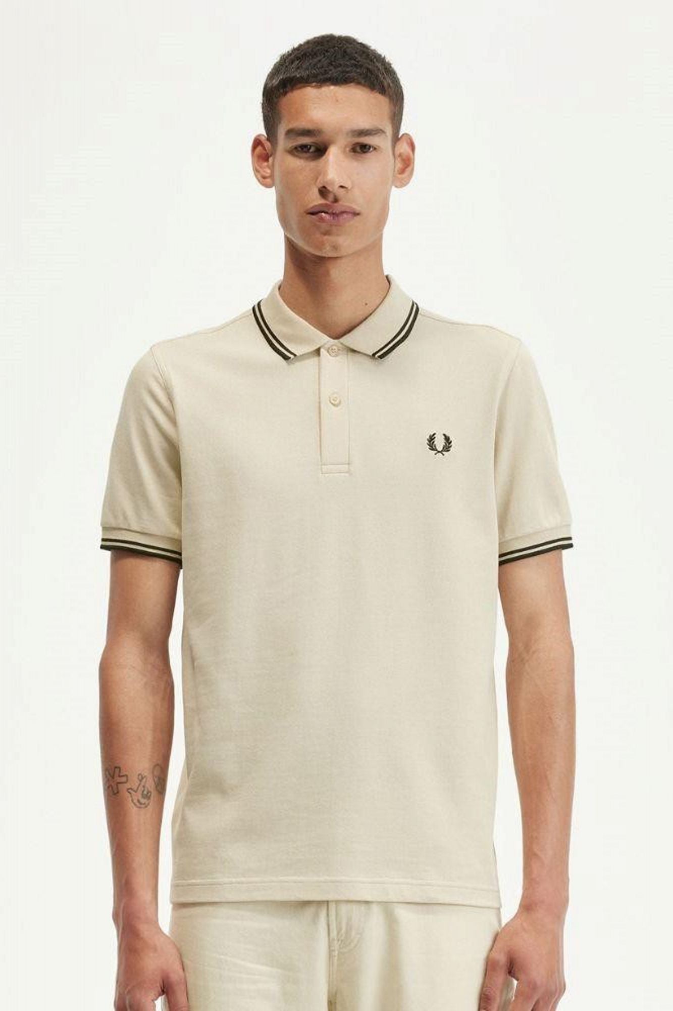 FRED PERRY M5603FP en color BEIS (1)