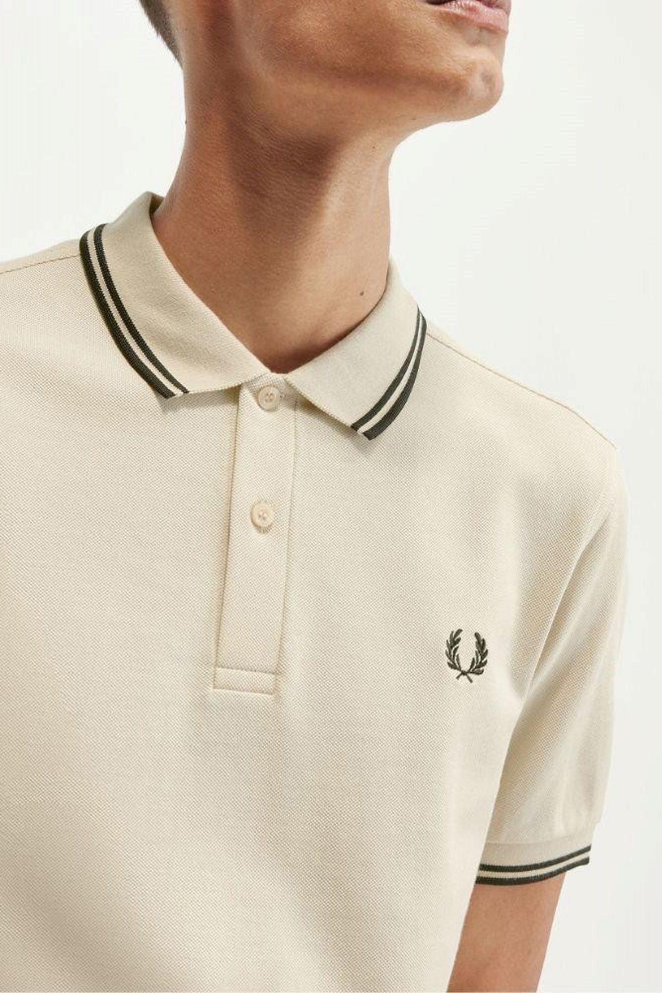 FRED PERRY M5603FP en color BEIS (4)