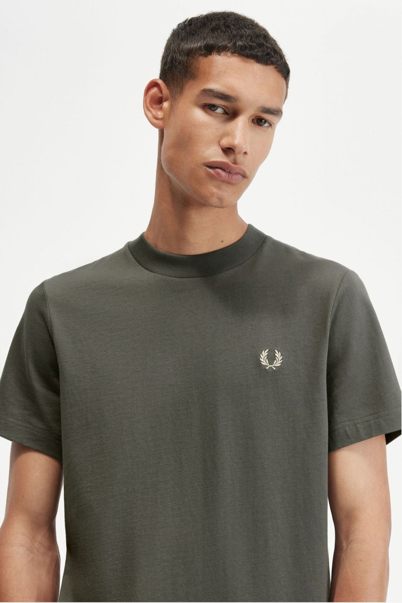 FRED PERRY LAUREL GRAPHIC en color VERDE (4)