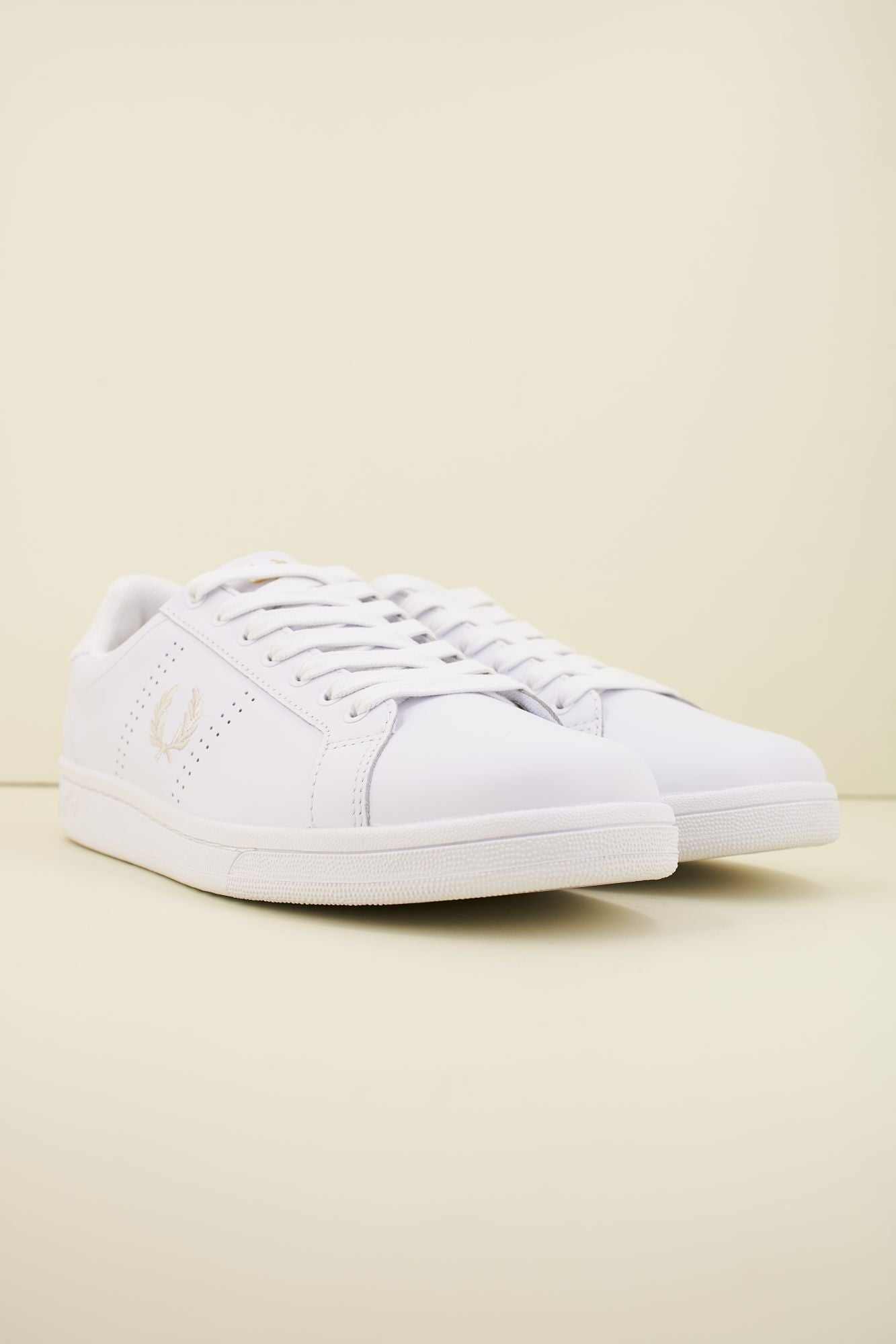 FRED PERRY B6333  en color BLANCO (2)