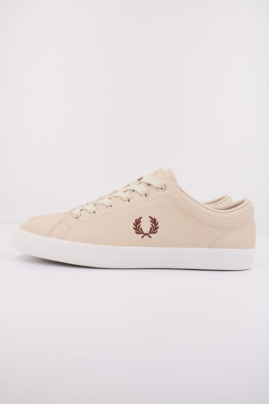 FRED PERRY BASELINE LEATHER en color BEIS (1)