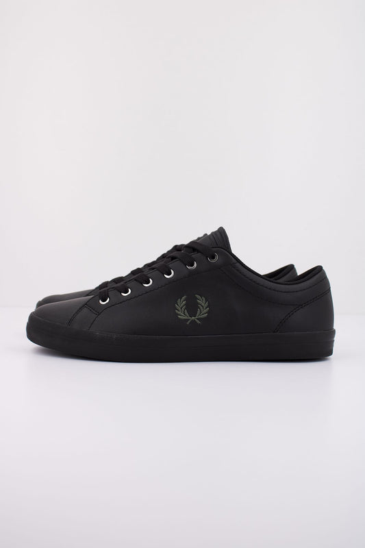 FRED PERRY BASELINE LEATHER en color NEGRO (1)