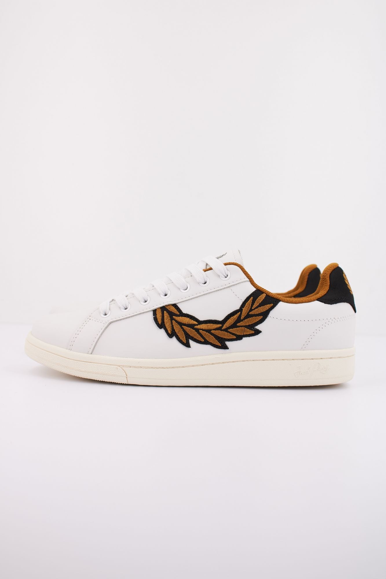 FRED PERRY B721 LEATHER/BRANDE en color BLANCO (1)