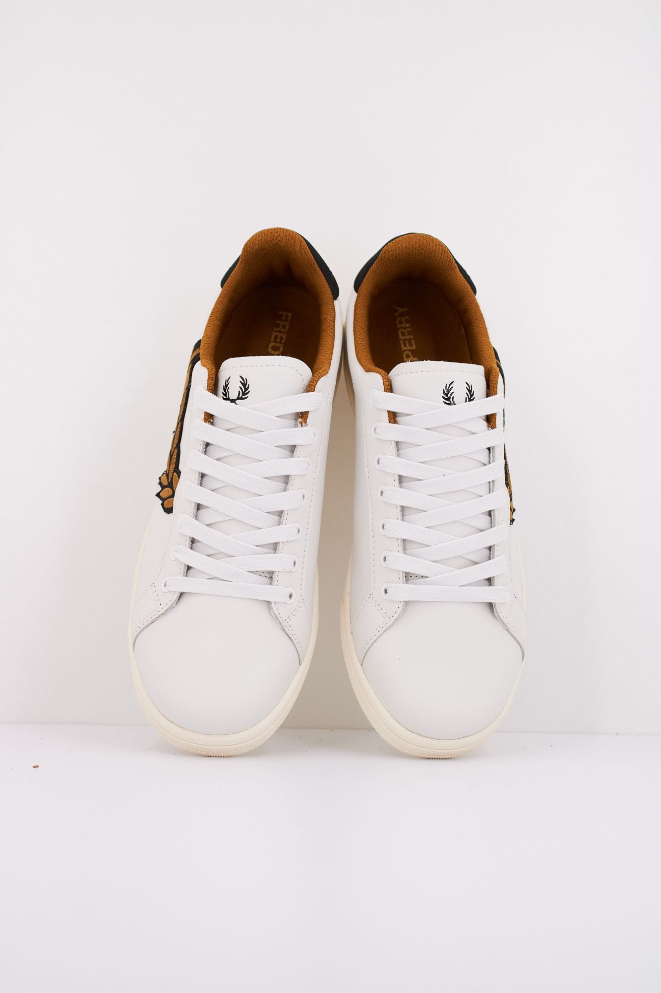 FRED PERRY B721 LEATHER/BRANDE en color BLANCO (3)