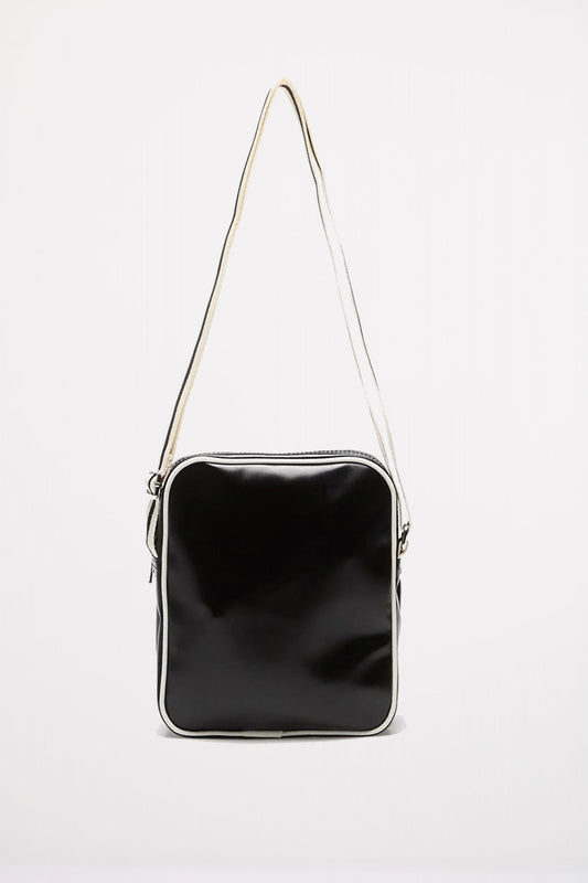 FRED PERRY CLASSIC SIDE BAG en color NEGRO (2)