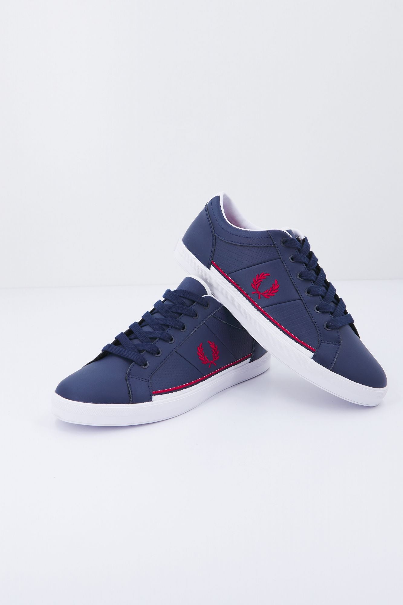 FRED PERRY BASELINE PERF LTHR en color AZUL (1)