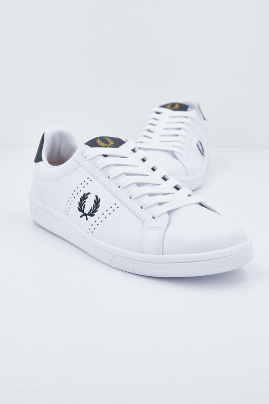 FRED PERRY B721 LEATHER en color BLANCO (2)