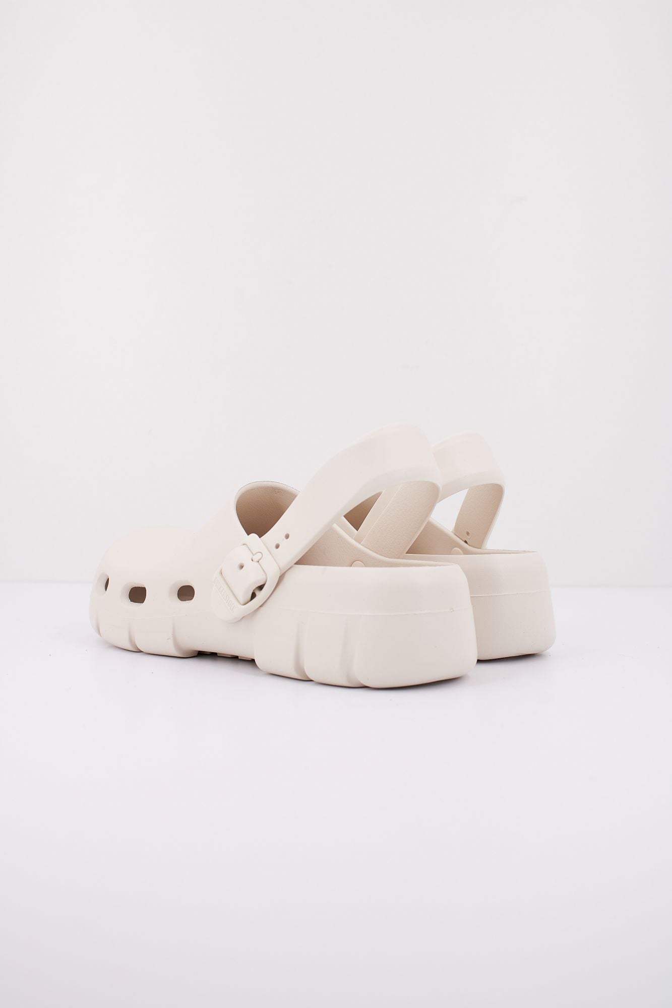 BIRKENSTOCK BIRKI FLOW en color BEIS (4)