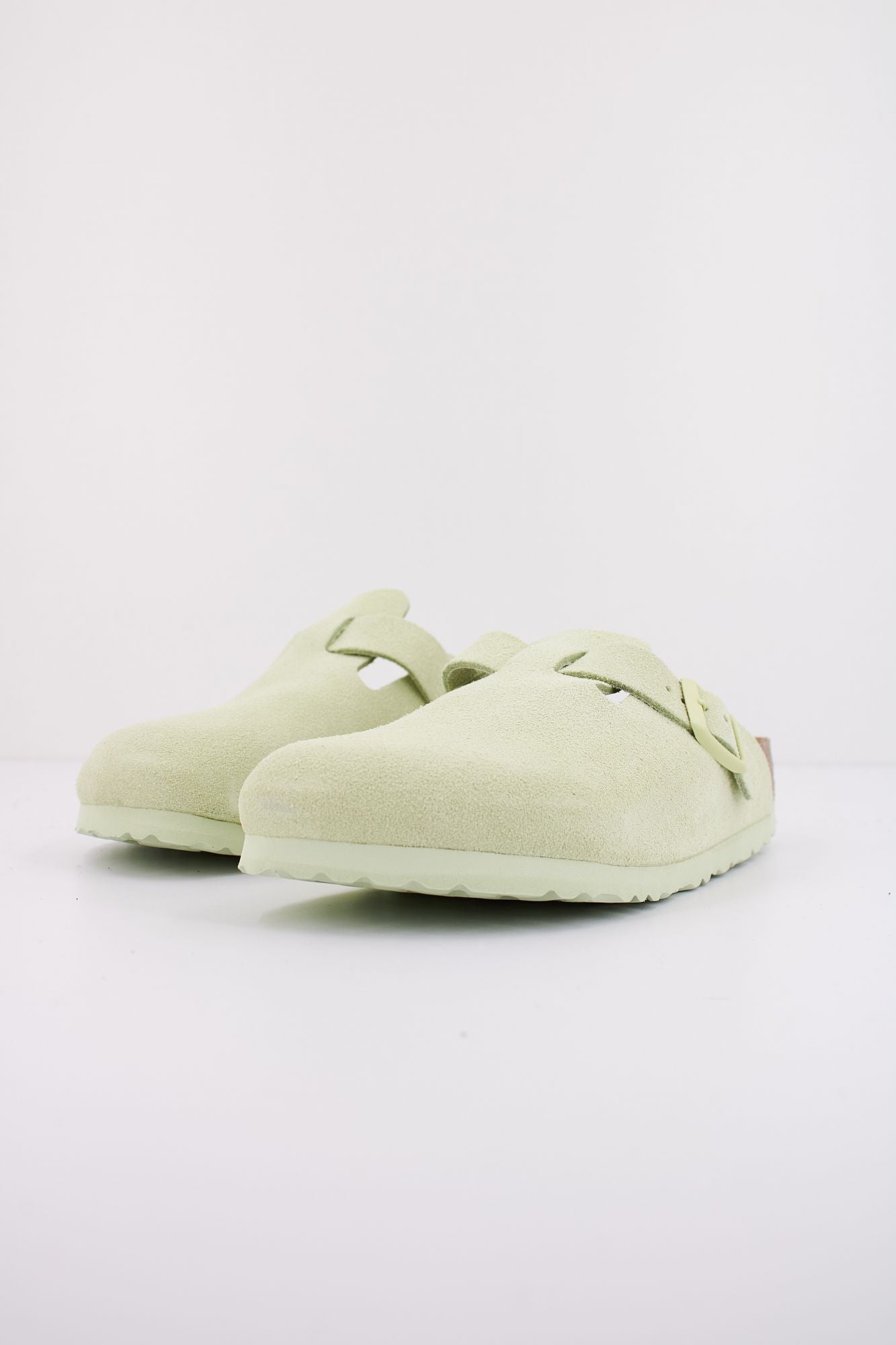 BIRKENSTOCK  BOSTON SUEDE LEATHER en color VERDE (2)