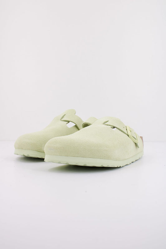 BIRKENSTOCK  BOSTON SUEDE LEATHER en color VERDE (2)