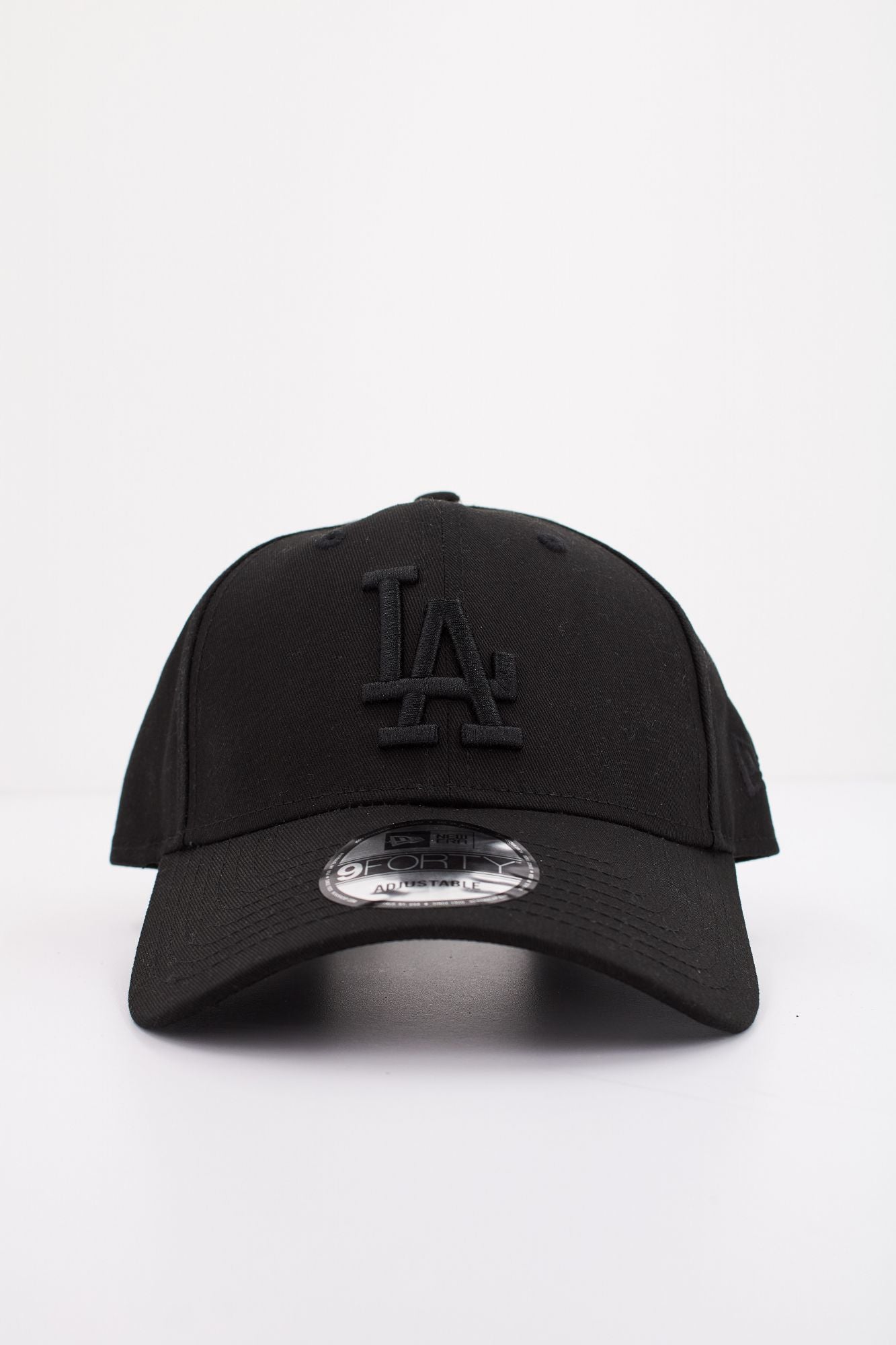 NEW ERA  LEAGUE ESSENTIAL 940 LOS en color NEGRO (1)