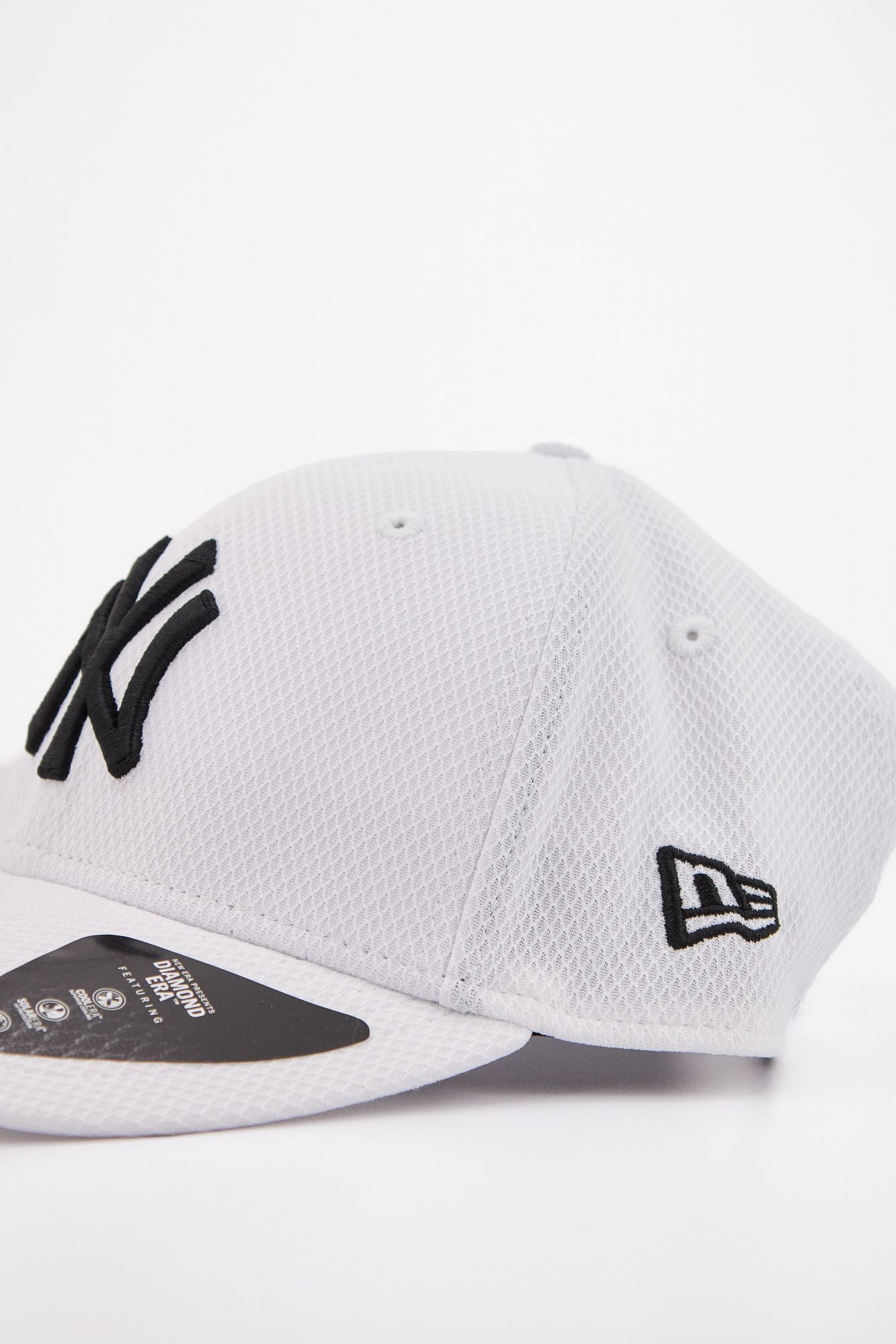 NEW ERA  DIAMND ERA ESS en color BLANCO (4)