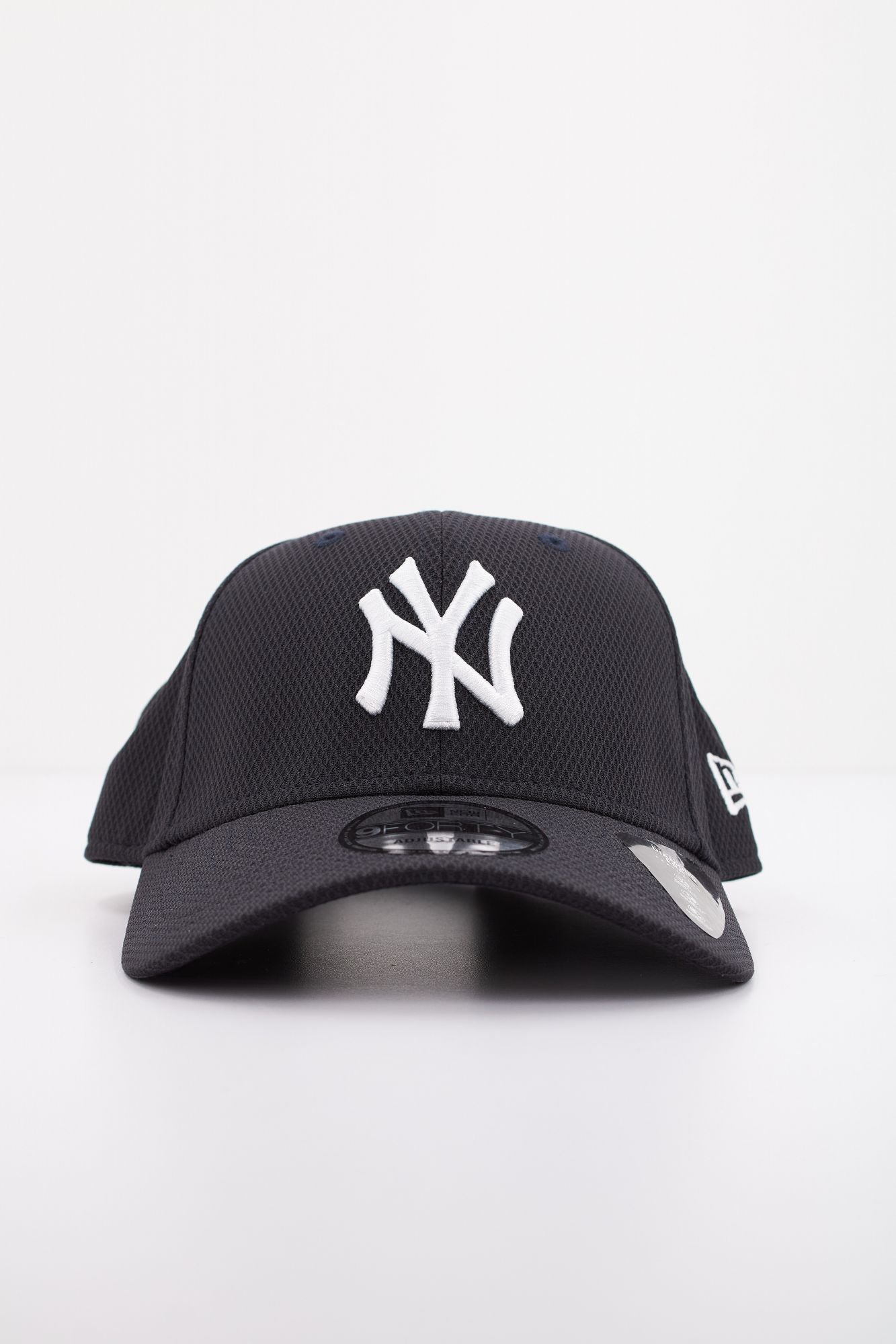 NEW ERA  DIAMND ERA ESS en color NEGRO (1)