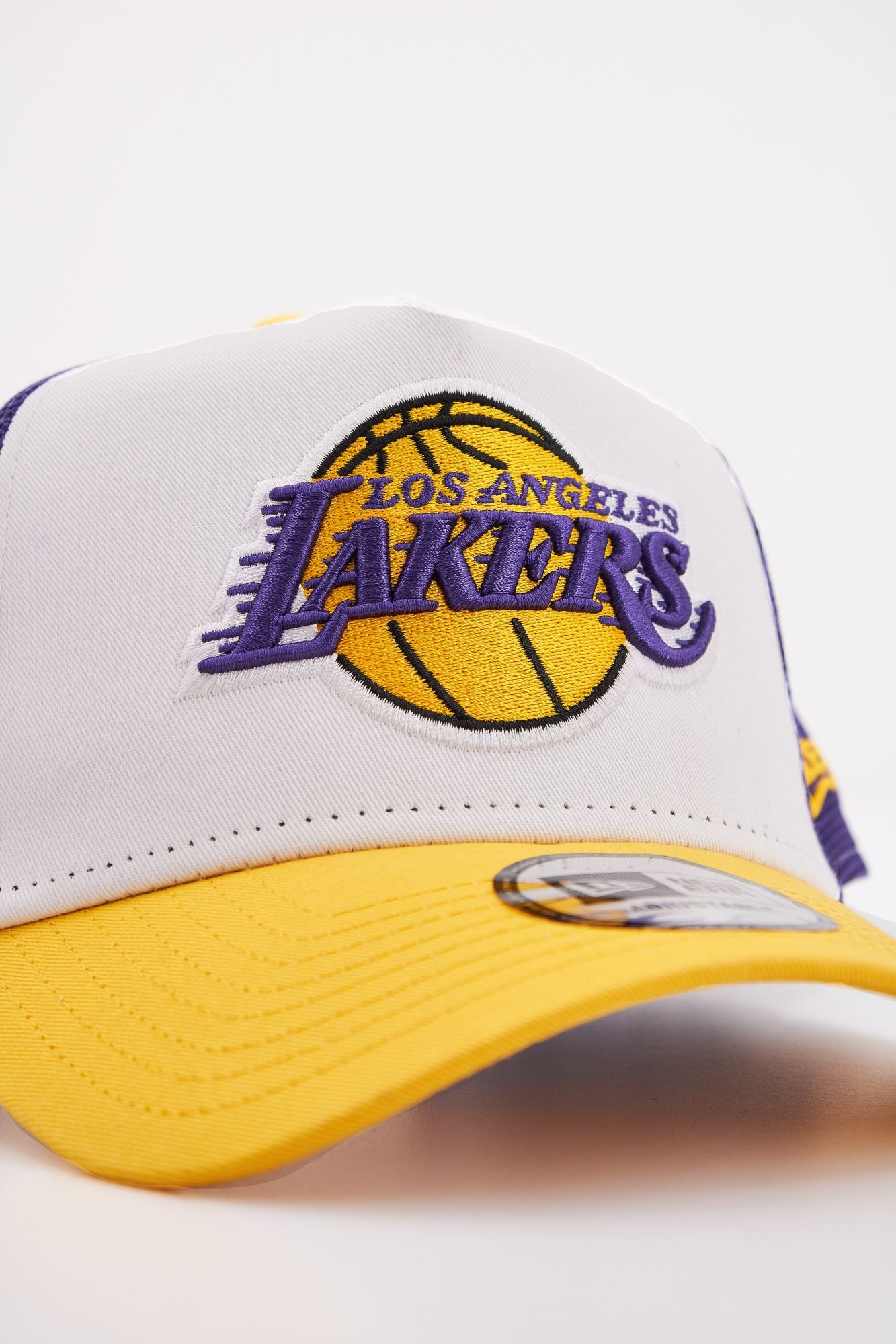 NEW ERA LOS ANGELES LAKERS en color BLANCO (4)