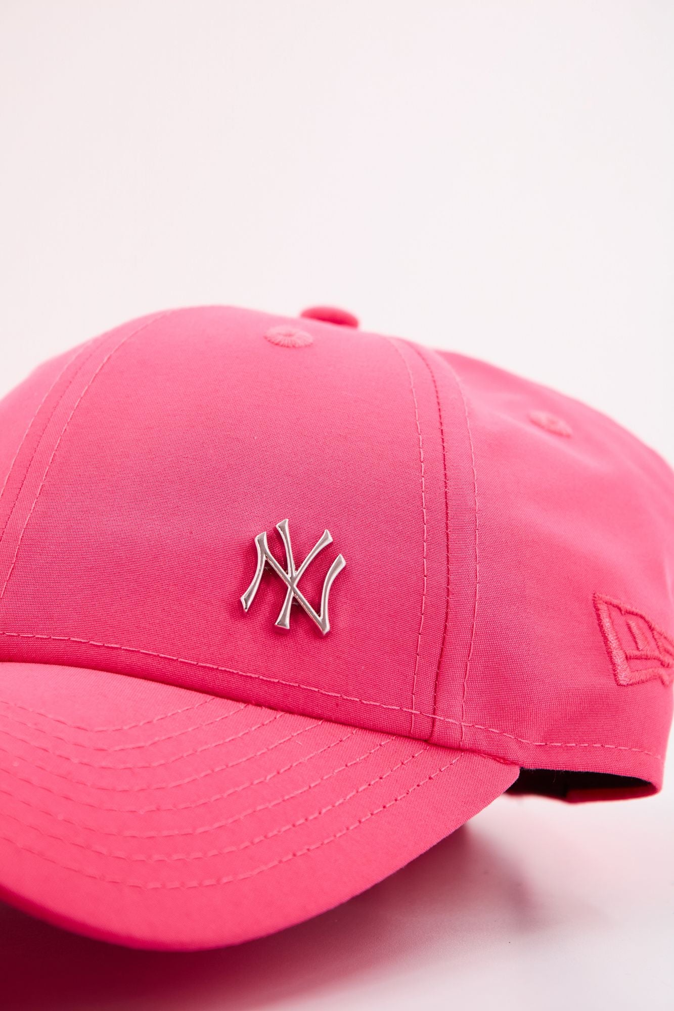 NEW ERA NEW YORK YANKEES en color ROSA (4)