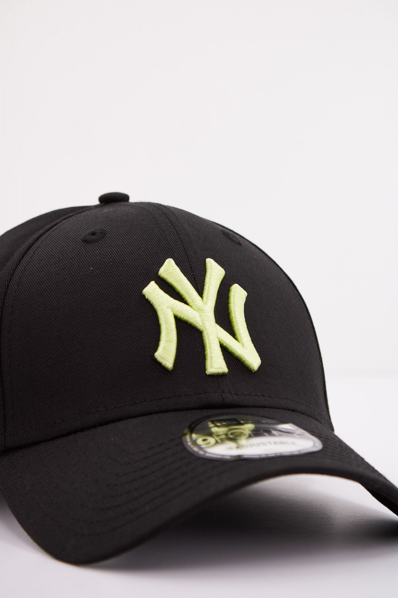 NEW ERA NEW YORK YANKEES BLKCMA en color NEGRO (4)