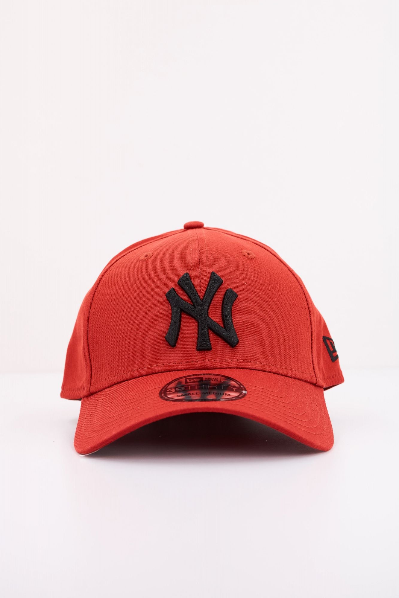 NEW ERA NEW YORK YANKEES INRBLK en color ROJO (1)