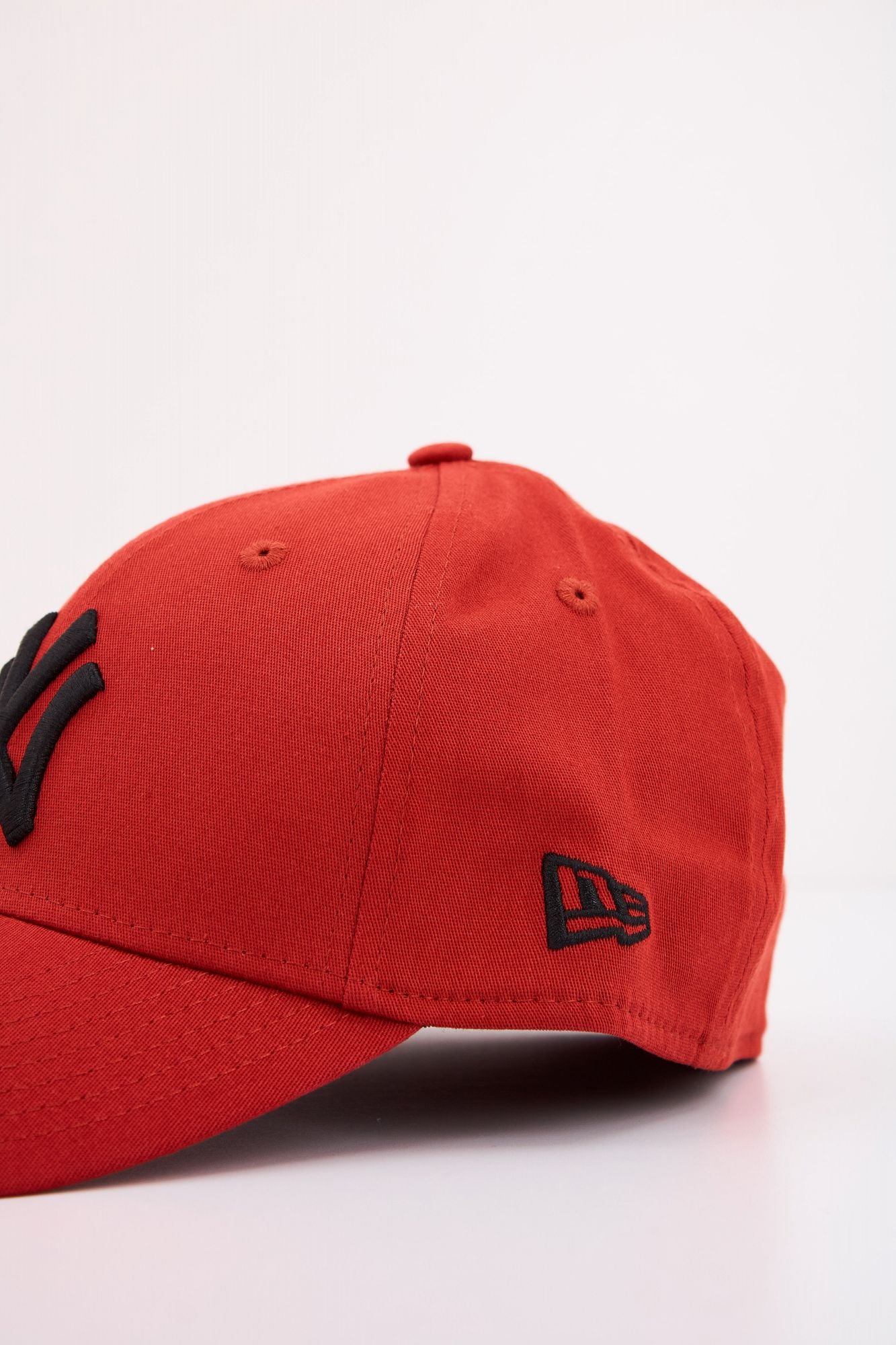 NEW ERA NEW YORK YANKEES INRBLK en color ROJO (4)