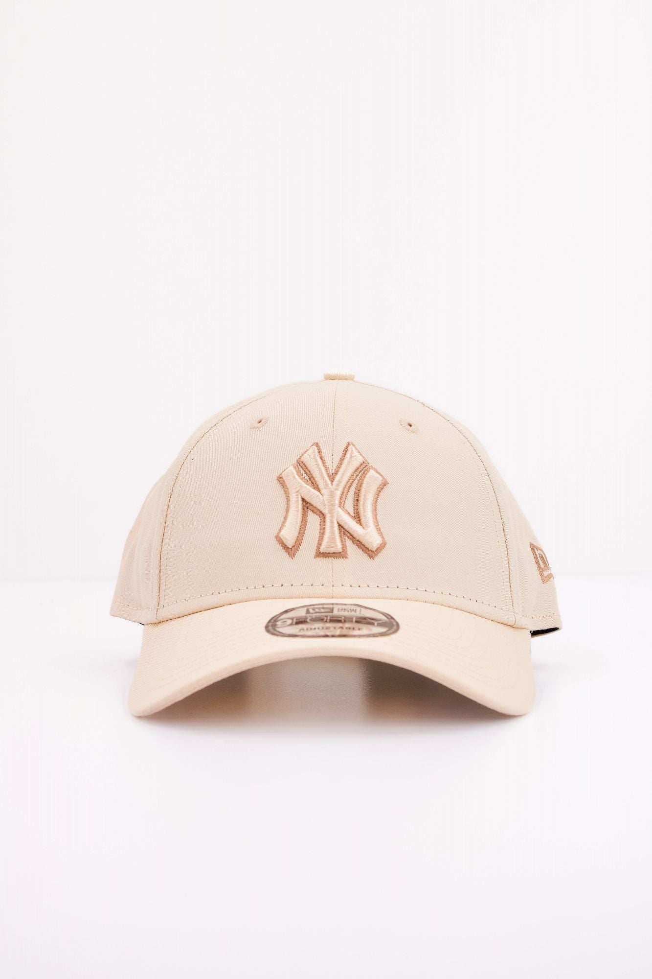 NEW ERA NEW YORK YANKEES LTCTTA en color BEIS (1)